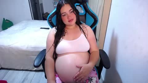 Nicole   online show from May 29, 5:05 am