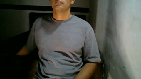 Snapshot of dumout33 chatting on January 6, 7:56 pm Sergio online show from January 6, 7:56 pm