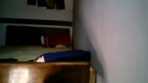 Snapshot of dumout33 chatting on February 13, 9:27 pm Sergio online show from February 13, 9:27 pm