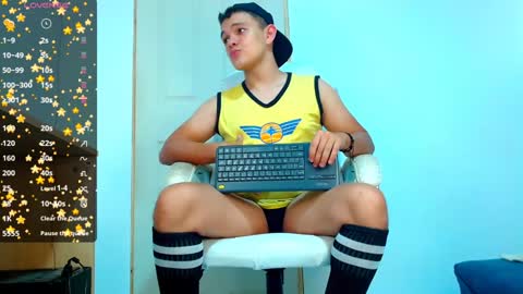 Snapshot of dunkan_kravitz chatting on December 27, 9:11 pm Dunkan Kravitz online show from December 27, 9:11 pm