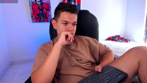 Snapshot of dunkan_kravitz chatting on October 7, 2:25 pm Dunkan Kravitz online show from October 7, 2:25 pm