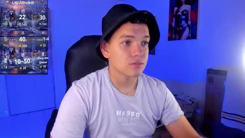 Snapshot of dunkan_kravitz chatting on December 23, 3:04 am Dunkan Kravitz online show from December 23, 3:04 am