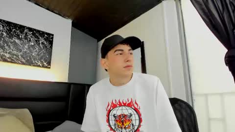 Thomas and Noah online show from October 7, 1:19 pm