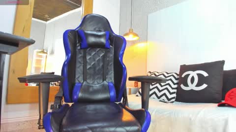 DUSAN  GREY online show from February 20, 4:42 am