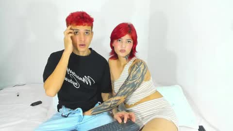 Snapshot of dust_couple chatting on April 29, 2:04 am Nicolle y Julian online show from April 29, 2:04 am