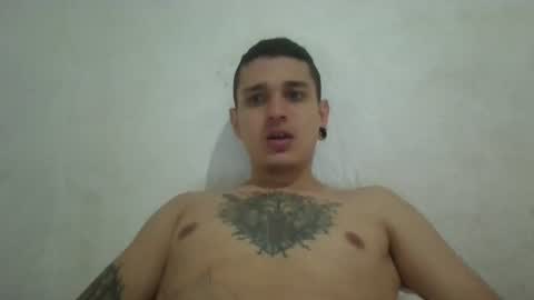 Snapshot of dust_couple chatting on July 26, 12:23 pm Nicolle y Julian online show from July 26, 12:23 pm