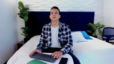 Dustin Sonne online show from January 28, 3:25 am