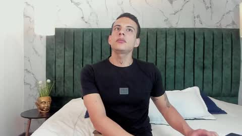 Dustin Sonne online show from February 7, 3:45 am