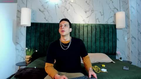 Dustin Sonne online show from November 23, 3:39 am