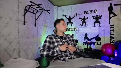 Dustin Sonne online show from June 2, 3:41 am