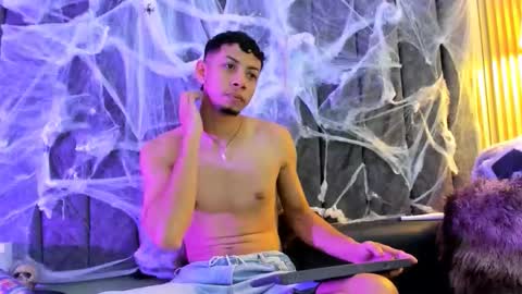 dustinandjordan online show from October 9, 5:38 am