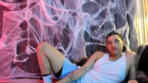 dustinandjordan online show from October 11, 5:28 am