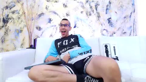 Dustin Dollin online show from January 22, 6:41 pm