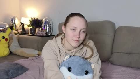 Snapshot of dustydeida chatting on February 18, 8:05 pm Jenny online show from February 18, 8:05 pm