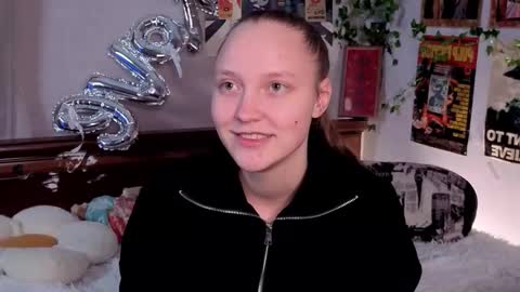 Snapshot of dustydeida chatting on February 26, 7:24 pm Jenny online show from February 26, 7:24 pm