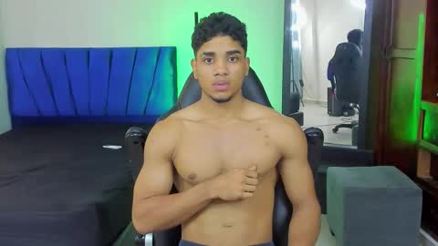 Snapshot of dustyn__michelle chatting on March 21, 3:15 pm DUSTYN MICHELLE online show from March 21, 3:15 pm