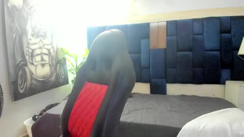 Snapshot of dustyn__michelle chatting on May 10, 4:34 pm DUSTYN MICHELLE online show from May 10, 4:34 pm