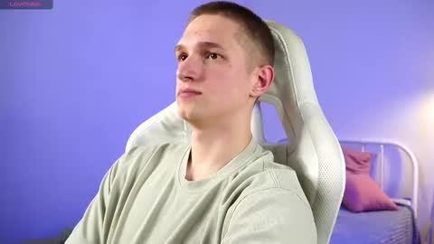 Dustyn online show from March 2, 6:40 pm