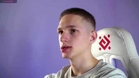 Dustyn online show from March 12, 6:33 pm