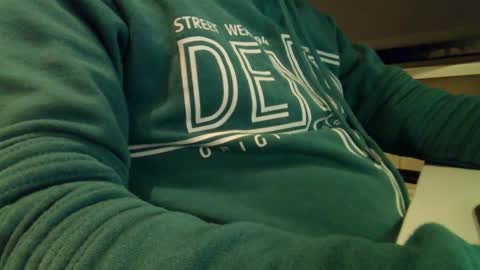 Snapshot of dutchgameboy chatting on November 15, 6:48 pm dutchgameboy online show from November 15, 6:48 pm