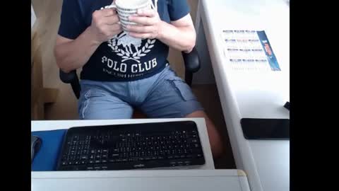 dutchpornking2 online show from June 17, 7:00 am