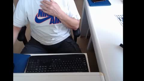 dutchpornking2 online show from July 3, 6:53 am