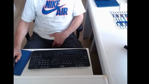dutchpornking2 online show from July 4, 6:19 am