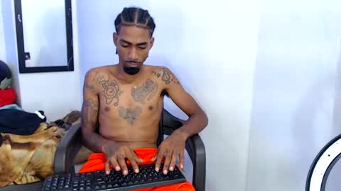 Snapshot of duvanf18 chatting on June 29, 10:37 am Elburrito online show from June 29, 10:37 am