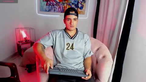 dwayne_esteven10 online show from February 3, 8:36 pm