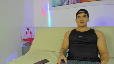 dwayne_esteven10 online show from March 22, 9:51 pm