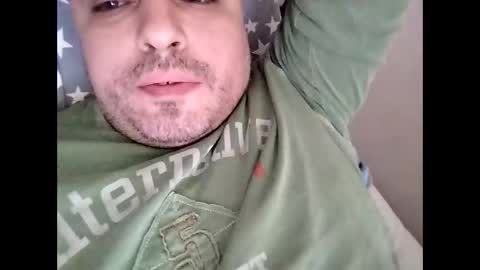 Snapshot of dwizziz chatting on October 2, 3:08 pm Ivan online show from October 2, 3:08 pm