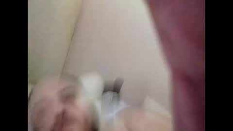 Snapshot of dwizziz chatting on November 13, 3:38 am Ivan online show from November 13, 3:38 am