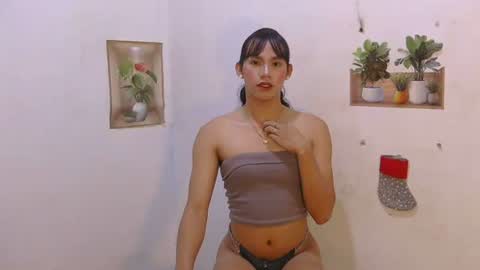 dy_namite online show from April 11, 5:28 pm