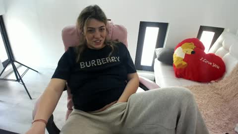 dayana online show from April 11, 7:45 am