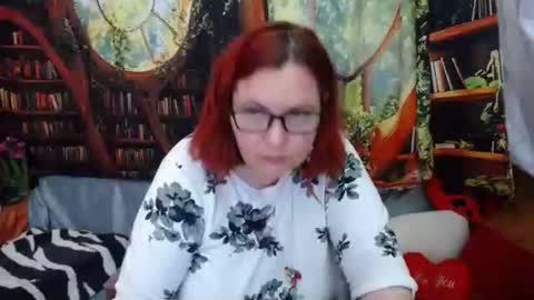 Snapshot of dyannelovee chatting on May 21, 7:48 am Dyanne online show from May 21, 7:48 am