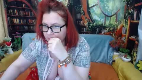 Snapshot of dyannelovee chatting on June 6, 9:52 pm Dyanne online show from June 6, 9:52 pm