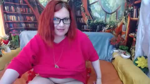 Snapshot of dyannelovee chatting on June 7, 3:05 pm Dyanne online show from June 7, 3:05 pm