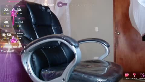 dyla_n18_ online show from March 12, 12:10 am