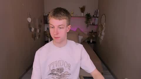 Snapshot of dylan_norton chatting on May 29, 9:13 pm Dylan online show from May 29, 9:13 pm