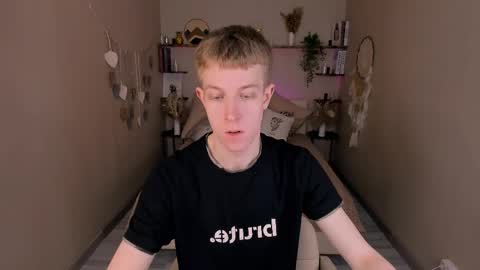 Snapshot of dylan_norton chatting on May 31, 3:30 pm Dylan online show from May 31, 3:30 pm