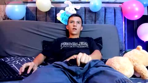 Snapshot of dylan_scott20 chatting on March 28, 12:49 pm dylan_scott20 online show from March 28, 12:49 pm