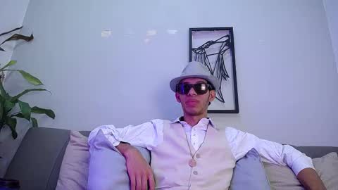 Snapshot of dylan_scotts chatting on October 10, 8:41 pm dylan_scotts online show from October 10, 8:41 pm