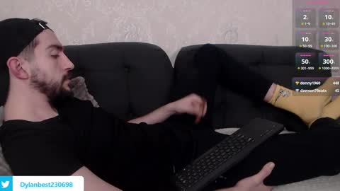 Snapshot of dylan_starxx chatting on January 9, 6:17 am Dylan online show from January 9, 6:17 am