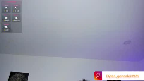 Snapshot of dylan_turner_ chatting on May 17, 5:05 am dylan_turner_ online show from May 17, 5:05 am