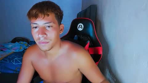 Snapshot of dylan_yvt chatting on March 4, 12:27 am yohe online show from March 4, 12:27 am