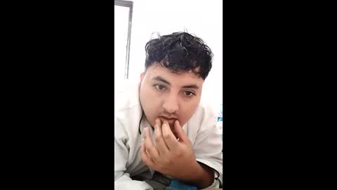 Snapshot of dyland713999 chatting on March 22, 10:24 pm dyland713999 online show from March 22, 10:24 pm