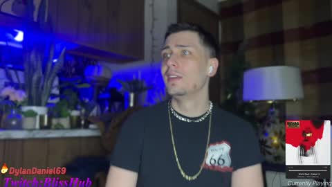 Dylan Daniel 7.8 online show from December 24, 11:33 pm