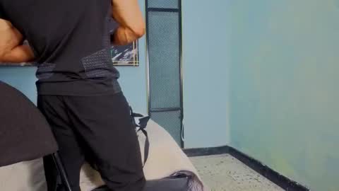 dylanguss online show from November 21, 11:53 am