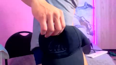 dylanguss online show from January 10, 12:29 pm