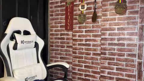 Snapshot of dylangusss chatting on February 10, 6:06 am Dylangusss online show from February 10, 6:06 am